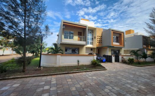 Villa F5 à vendre à Diamniadio – Résidence SENINGINDIA